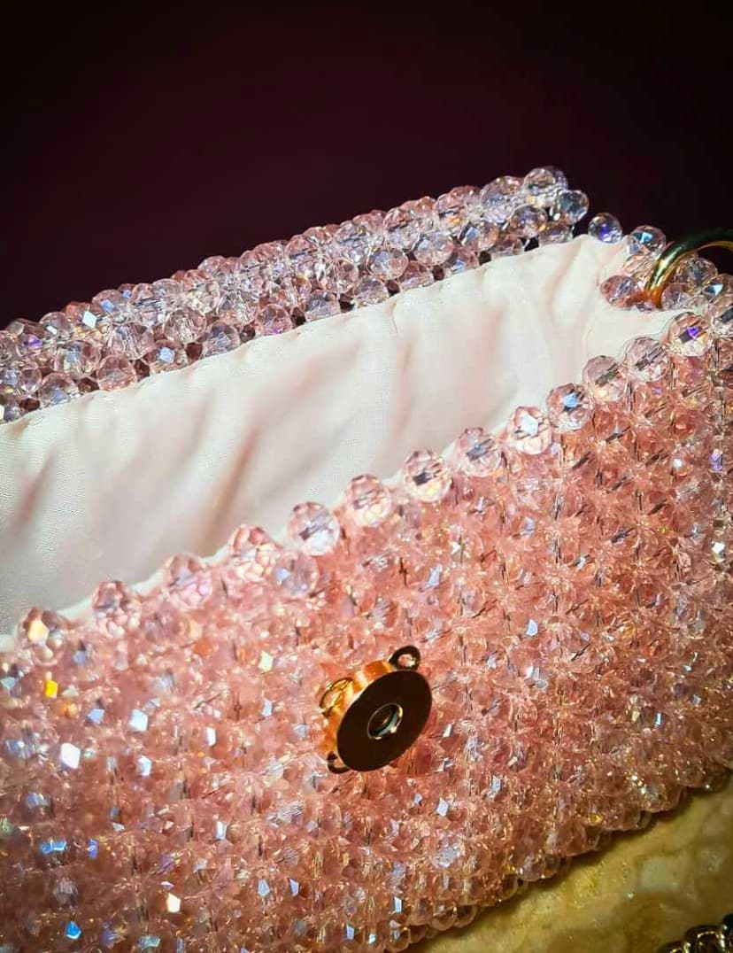 A chic, handcrafted handbag made of sparkling Glass Crystal beads Pink - 2