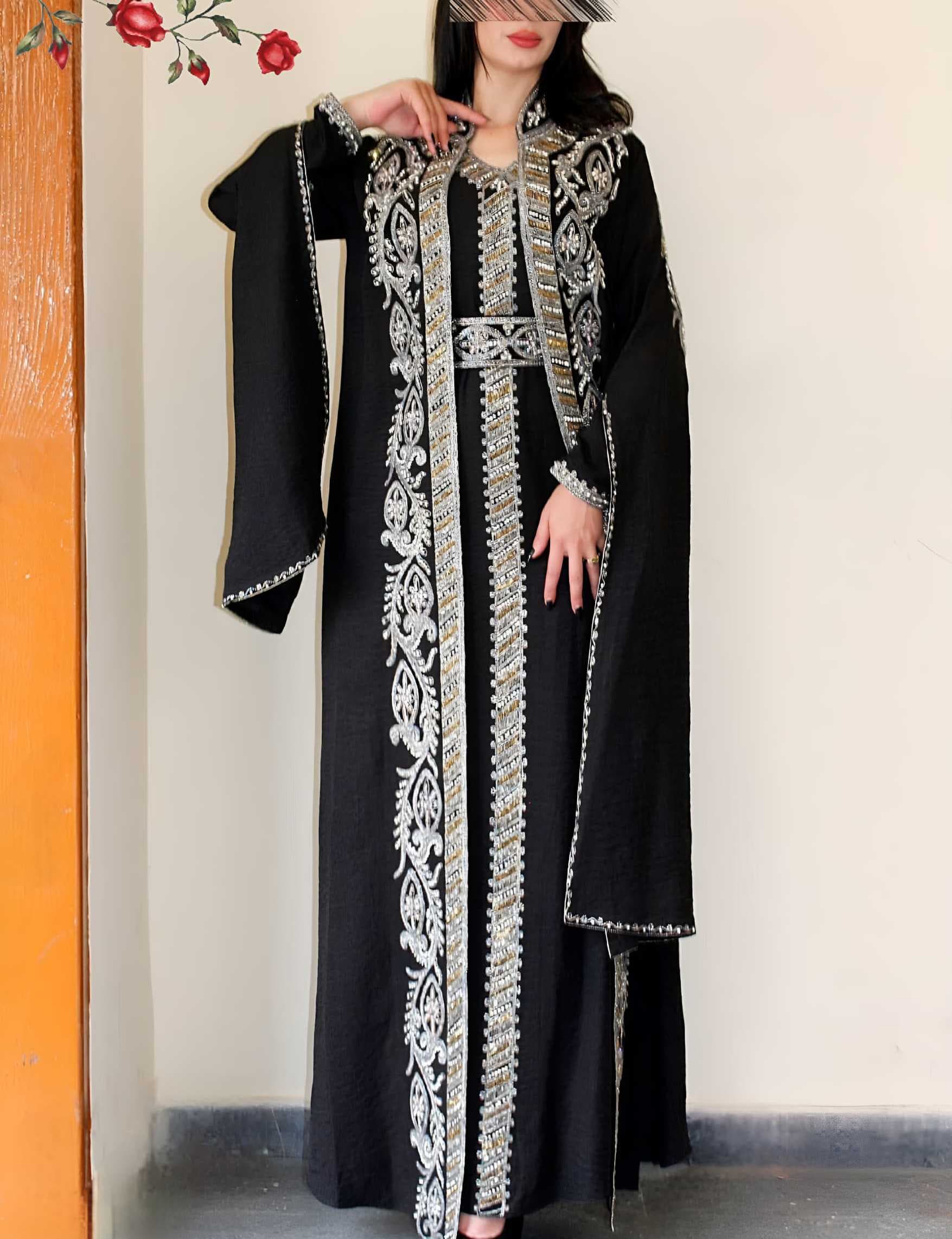 A luxurious Moroccan caftan black  XL