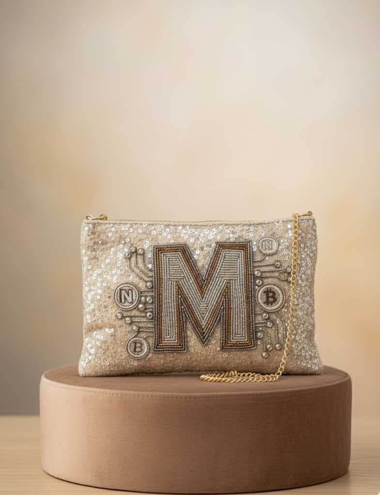 "The Digital Diva Clutch": Where Modern Glamour Meets Artisan Craftsmanship. M