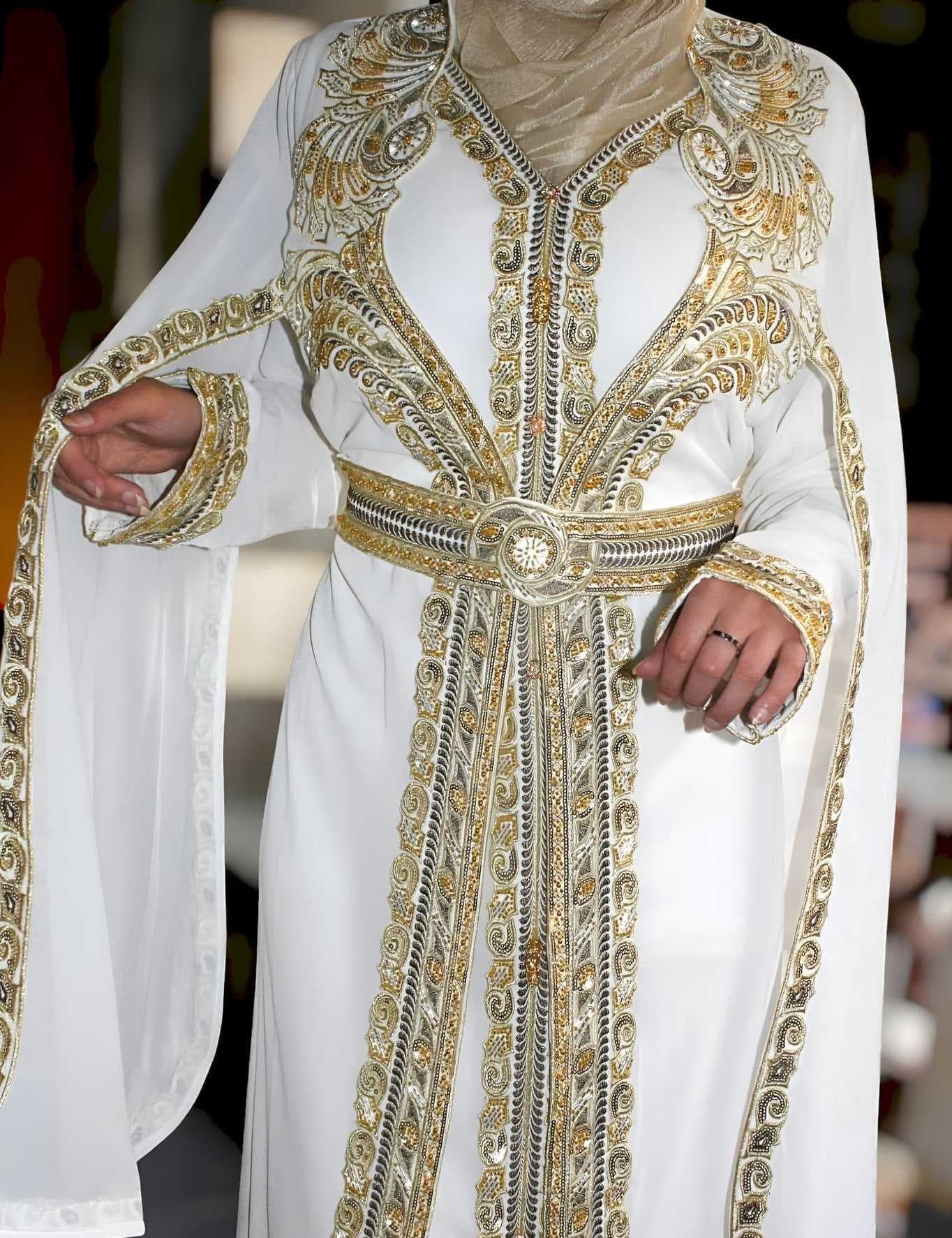 Luxurious oriental caftan White 2XL