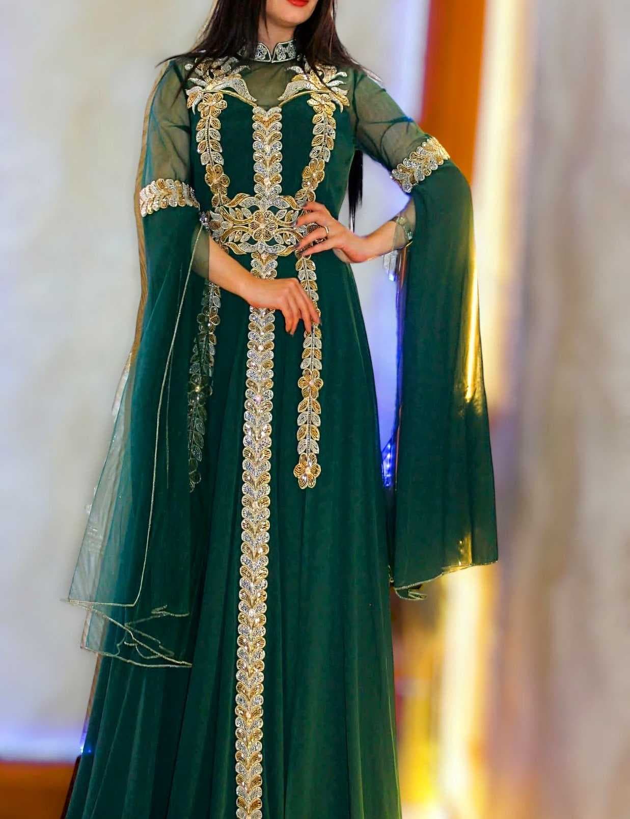 A luxurious caftan Green 2XL