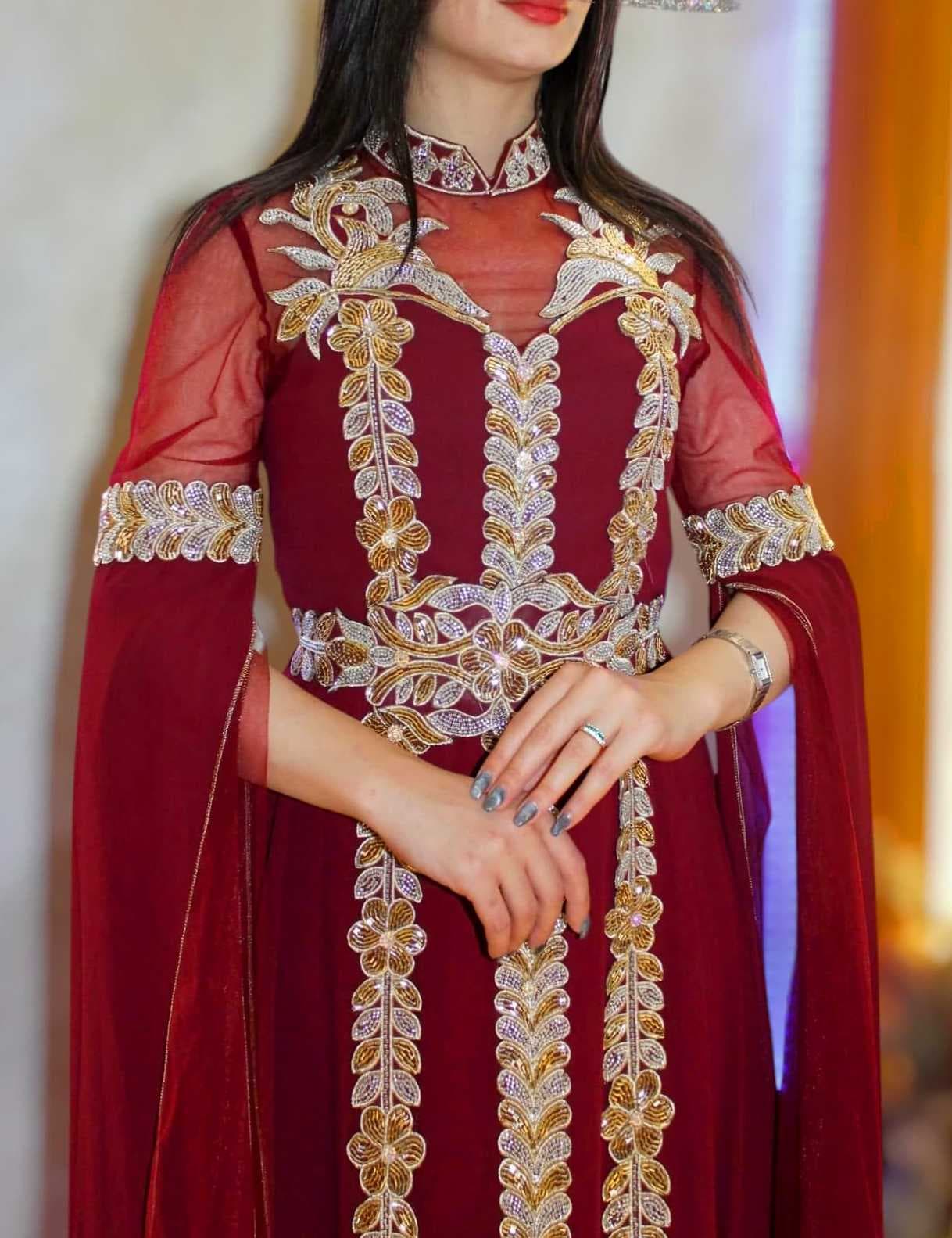 A luxurious caftan red 2XL