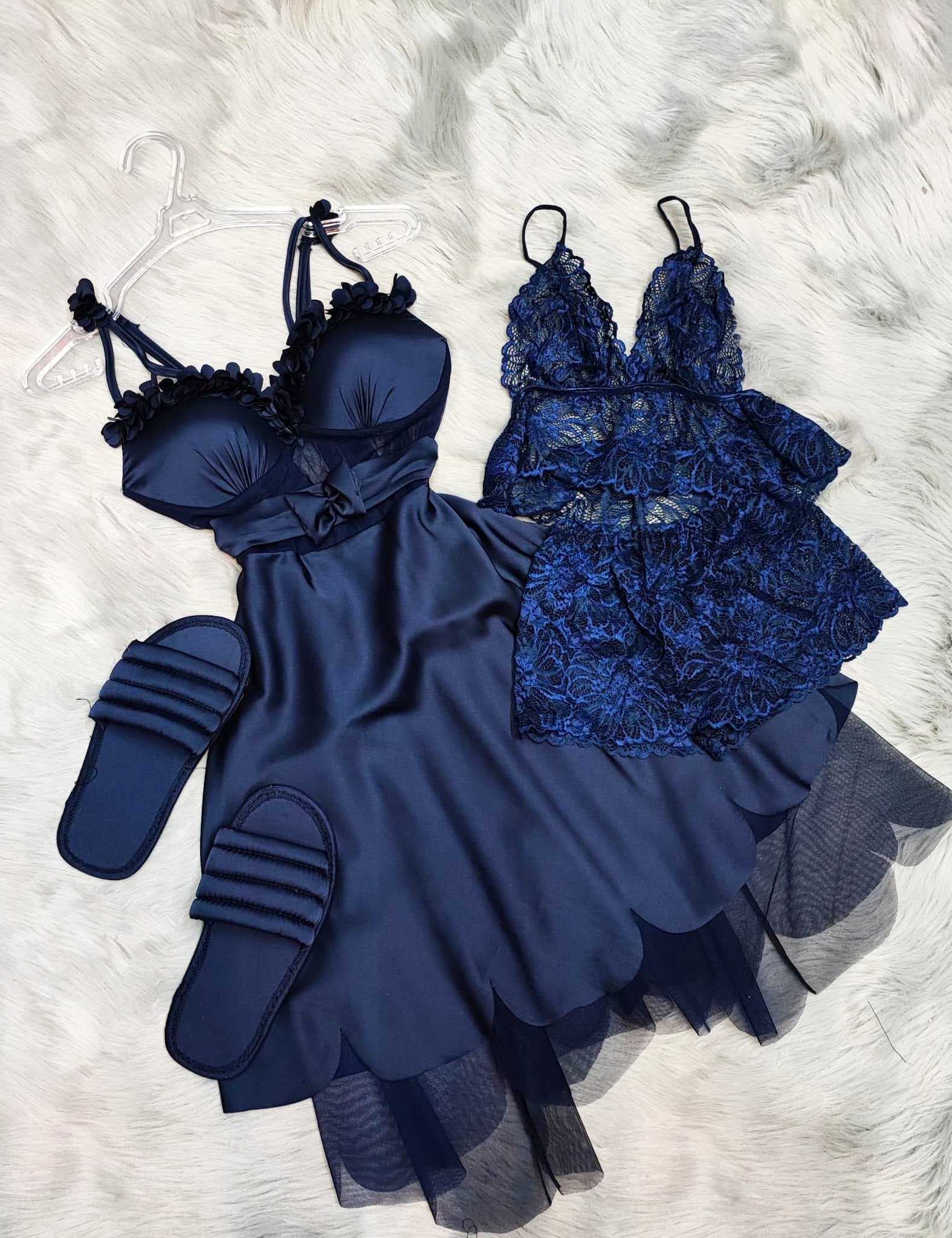 A lingerie set navy 44