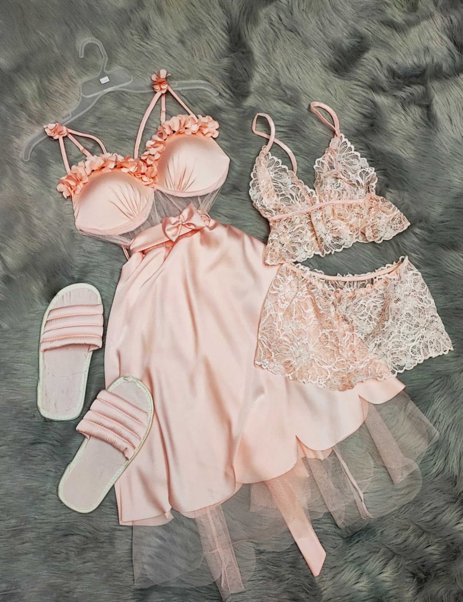 A lingerie set somo 44